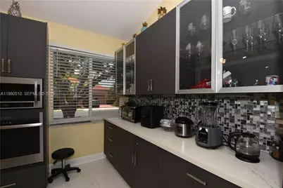 8733 NW 76th Dr, Tamarac, FL 33321 - Photo 15