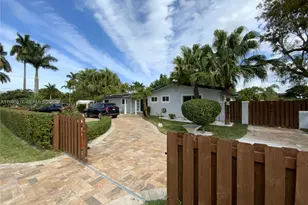 1015 S 14th Ave, Hollywood, FL 33020 - Photo 1