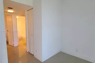 20335 W Country Club Dr, Aventura, FL 33180 - Photo 7