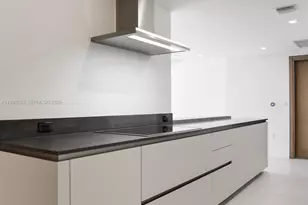 1000 Brickell Plaza, Miami, FL 33131 - Photo 17