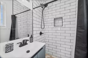 301 86th St, Miami Beach, FL 33141 - Photo 17