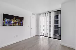 55 SW 9th St, Miami, FL 33130 - Photo 21