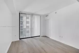 55 SW 9th St, Miami, FL 33130 - Photo 15
