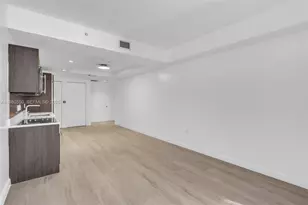 55 SW 9th St, Miami, FL 33130 - Photo 17
