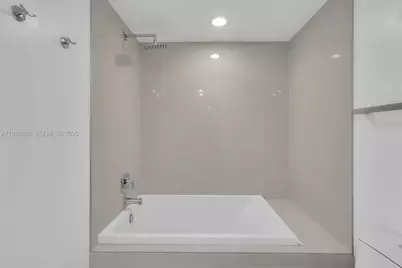 55 SW 9th St #1109, Miami, FL 33130 - Photo 23