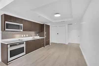 55 SW 9th St #1109, Miami, FL 33130 - Photo 11