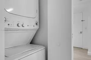 55 SW 9th St, Miami, FL 33130 - Photo 25