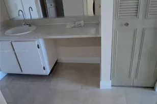 1301 NE 7th St, Hallandale Beach, FL 33009 - Photo 13