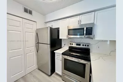 640 S Park Rd #12-4, Hollywood, FL 33021 - Photo 11