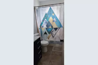 880 E 26th St, Hialeah, FL 33013 - Photo 9