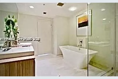 17111 Biscayne Blvd #2305, North Miami Beach, FL 33160 - Photo 15