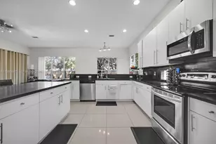 2007 NE 6th Ct, Homestead, FL 33033 - Photo 19