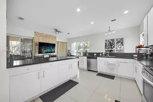 2007 NE 6th Ct, Homestead, FL 33033 - Photo 19