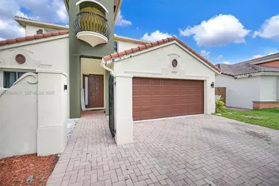 2007 NE 6th Ct, Homestead, FL 33033 - Photo 3