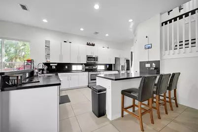 2007 NE 6th Ct, Homestead, FL 33033 - Photo 17