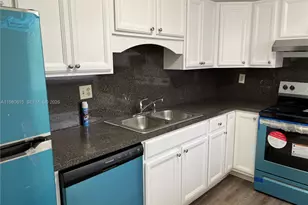 9190 Fontainebleau Blvd, Miami, FL 33172 - Photo 9