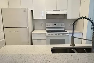 7125 NW 186th St, Hialeah, FL 33015 - Photo 9