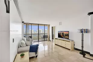 1000 W Island Blvd, Aventura, FL 33160 - Photo 23