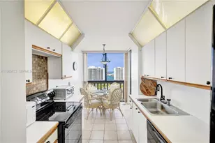 1000 W Island Blvd, Aventura, FL 33160 - Photo 55