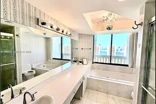 1000 W Island Blvd, Aventura, FL 33160 - Photo 19