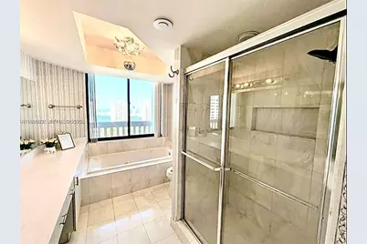 1000 W Island Blvd #2908, Aventura, FL 33160 - Photo 35