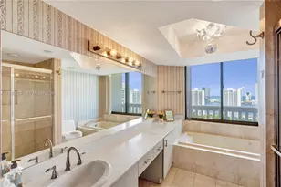 1000 W Island Blvd, Aventura, FL 33160 - Photo 43