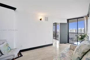 1000 W Island Blvd, Aventura, FL 33160 - Photo 73