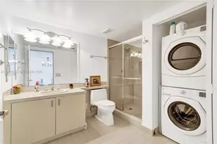 1000 W Island Blvd, Aventura, FL 33160 - Photo 39