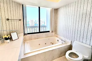 1000 W Island Blvd, Aventura, FL 33160 - Photo 21