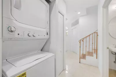 18450 NE 30th Place, Aventura, FL 33160 - Photo 9