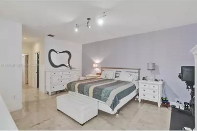 18450 NE 30th Place #18450, Aventura, FL 33160 - Photo 11