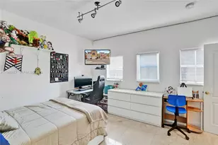 18450 NE 30th Pl, Aventura, FL 33160 - Photo 9