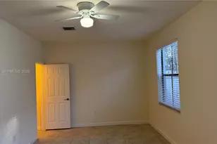 10348 W 33rd Ln, Hialeah, FL 33018 - Photo 9