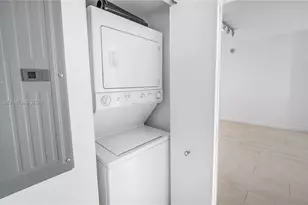 325 S Biscayne Blvd, Miami, FL 33131 - Photo 17