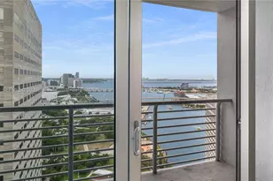 325 S Biscayne Blvd, Miami, FL 33131 - Photo 3