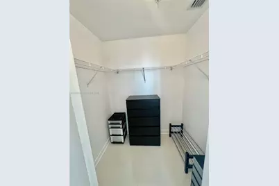 1111 SW 1st Ave #3223, Miami, FL 33130 - Photo 5