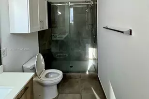 440 NE 35th Ct, Oakland Park, FL 33334 - Photo 15