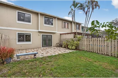 11160 NW 37th St, Sunrise, FL 33351 - Photo 31