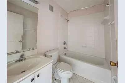 1270 SE 28th Ct #202, Homestead, FL 33035 - Photo 7