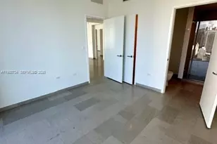 68 SE 6th St, Miami, FL 33131 - Photo 25