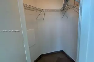 68 SE 6th St, Miami, FL 33131 - Photo 29