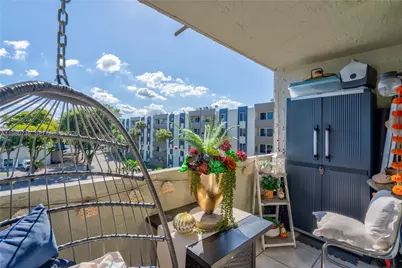 10000 NW 80th Ct #2456, Hialeah Gardens, FL 33016 - Photo 3