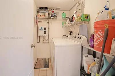 402 SE 14th St, Dania Beach, FL 33004 - Photo 25