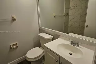 216 Lake Pointe Dr, Oakland Park, FL 33309 - Photo 33