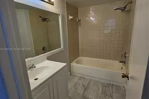 216 Lake Pointe Dr, Oakland Park, FL 33309 - Photo 45