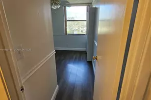 216 Lake Pointe Dr, Oakland Park, FL 33309 - Photo 23