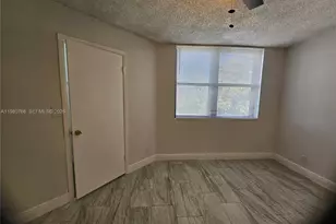 216 Lake Pointe Dr, Oakland Park, FL 33309 - Photo 41