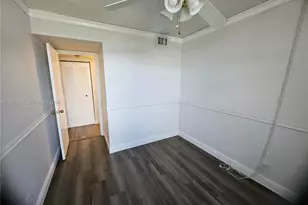 216 Lake Pointe Dr, Oakland Park, FL 33309 - Photo 29