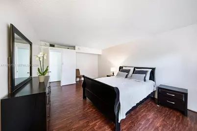 2000 Towerside Ter #412, Miami, FL 33138 - Photo 15