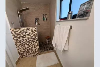 6641 NW 174th Ter, Hialeah, FL 33015 - Photo 21